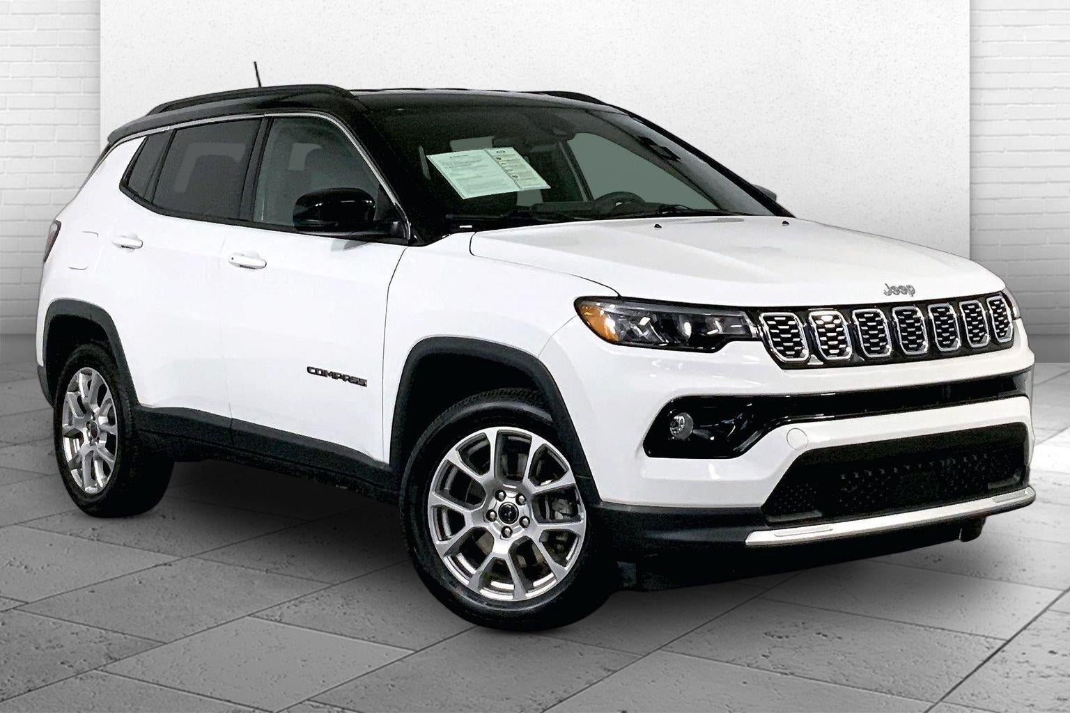 Used 2025 Jeep Compass Limited AWD/4WD image 1