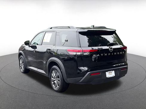 Used 2025 Nissan Pathfinder SV FWD image 11