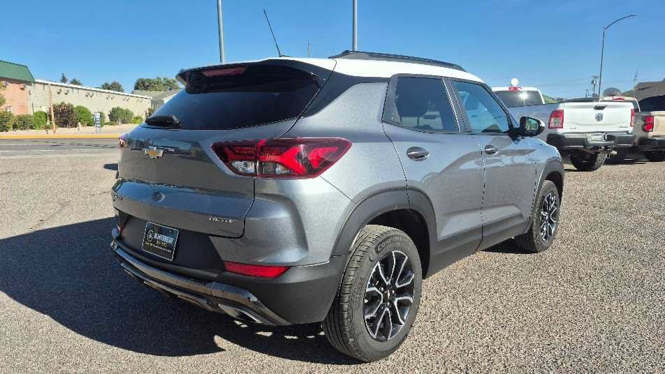 Used 2022 Chevrolet TrailBlazer ACTIV AWD/4WD image 3