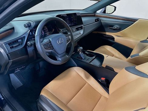 Used 2024 Lexus ES 350 w/ Premium Package FWD image 12
