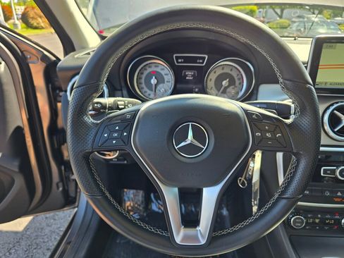 Used 2015 Mercedes-Benz GLA 250 4MATIC image 13