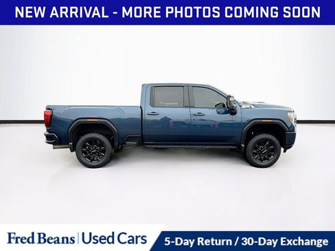 Used 2021 GMC Sierra 2500 AT4 w/ AT4 Preferred Package image 9