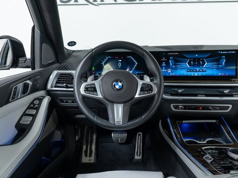 Certified 2024 BMW X7 xDrive40i w/ Executive Package image 17