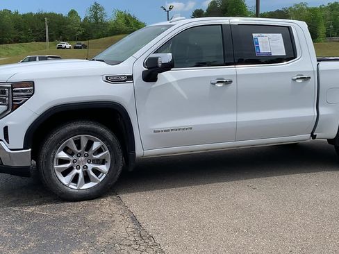 Used 2024 GMC Sierra 1500 SLT AWD/4WD image 9