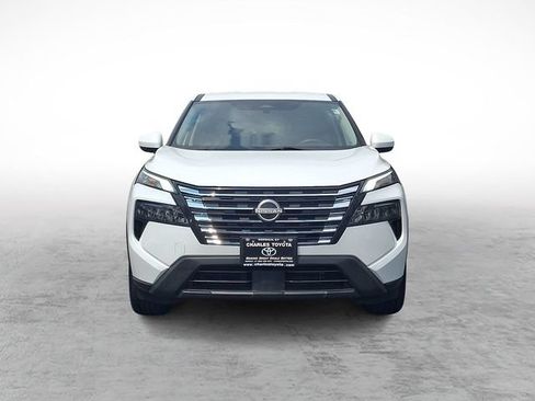 Used 2024 Nissan Rogue SV AWD/4WD image 2