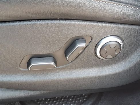 Used 2025 Genesis GV80 2.5T Standard AWD/4WD image 12