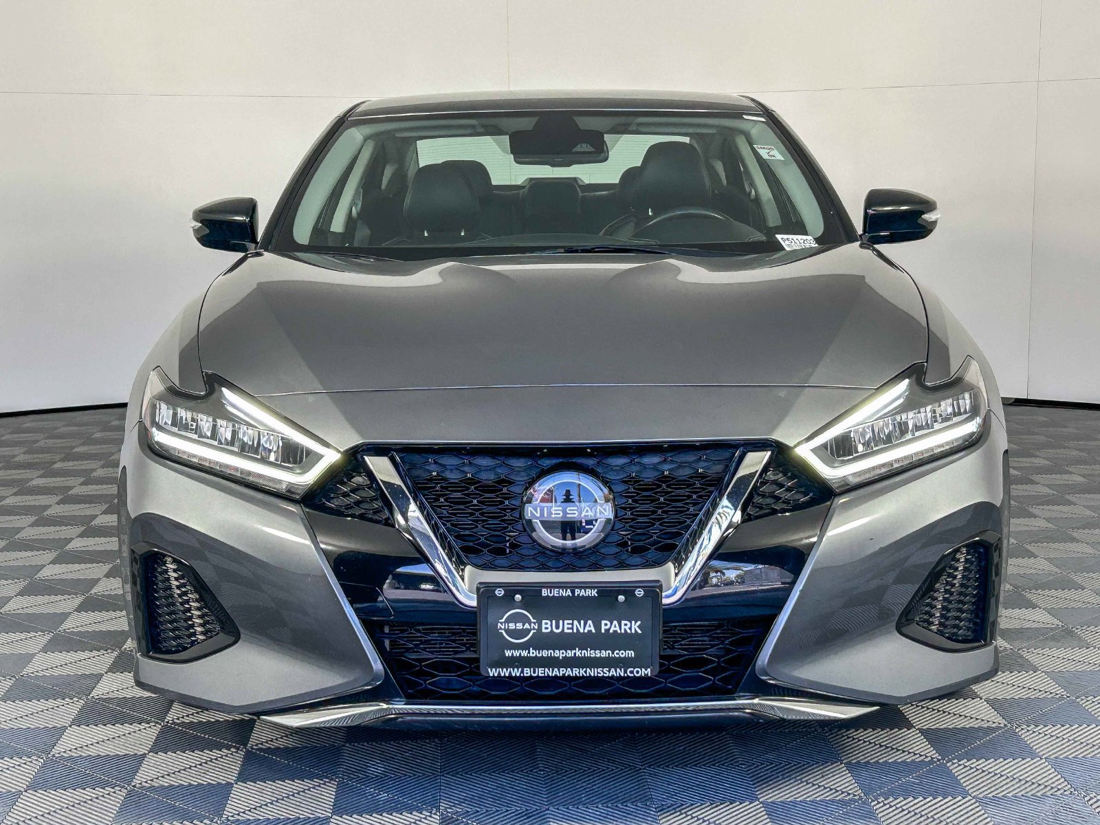 Used 2023 Nissan Maxima SV w/ Floor Mat Group FWD image 2