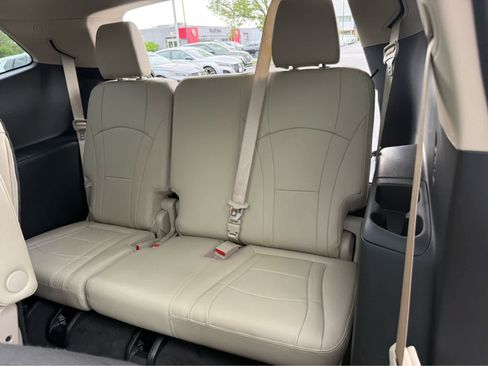 Used 2020 Buick Enclave Premium w/ Sun and Sites Package AWD/4WD image 20