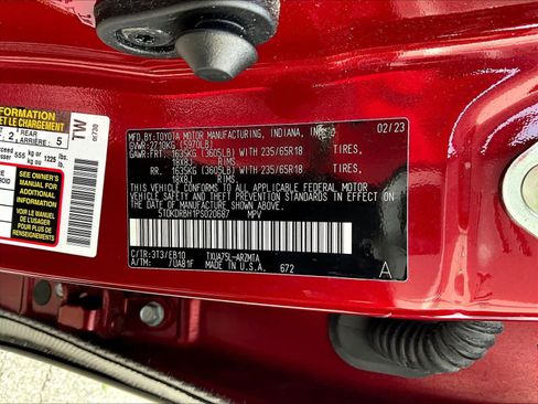 Used 2023 Toyota Highlander XLE image 37