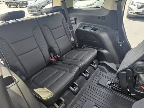 Used 2019 GMC Acadia Denali w/ Technology Package FWD image 17