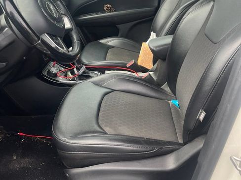 Used 2019 Jeep Compass Latitude AWD/4WD image 6