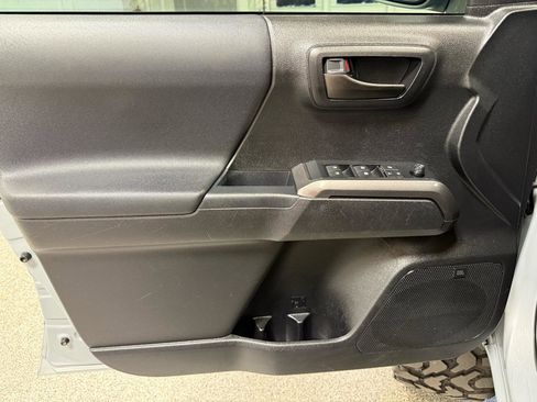 Used 2021 Toyota Tacoma TRD Off-Road w/ TRD Premium Off Road Package image 12