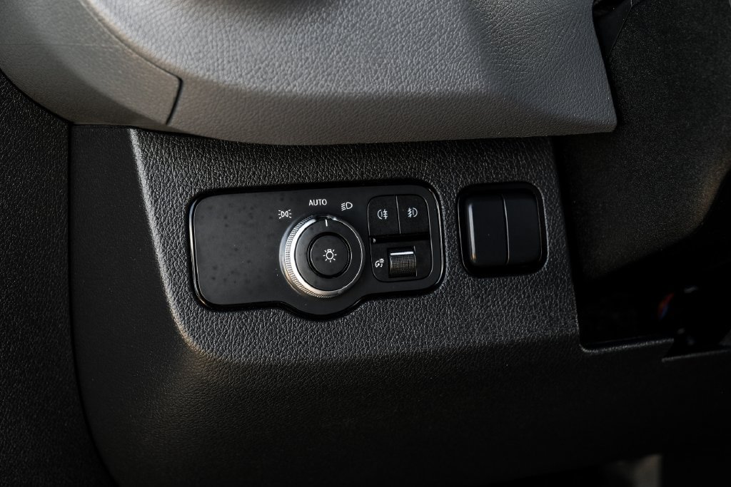 Used 2019 Mercedes-Benz Sprinter 170 w/ Driver Convenience Package image 26