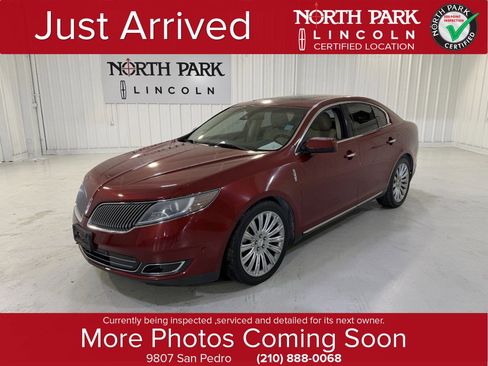 Used 2013 Lincoln MKS image 1