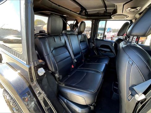 Used 2022 Jeep Wrangler Unlimited Sahara w/ Cold Weather Group AWD/4WD image 36