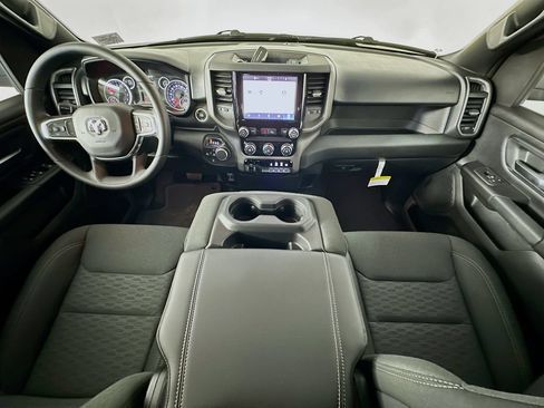 New 2026 RAM 1500 Express AWD/4WD image 9