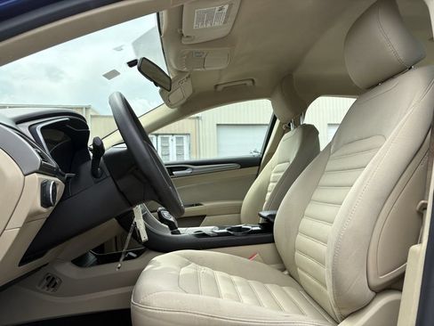 Used 2015 Ford Fusion SE FWD image 13