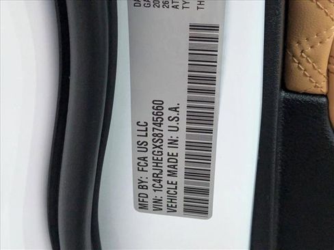 New 2025 Jeep Grand Cherokee Summit image 18