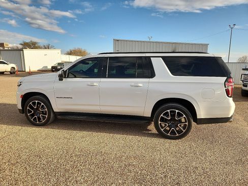 Used 2022 Chevrolet Suburban RST w/ Sport Performance Package image 2