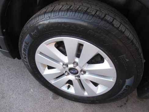 Used 2018 Subaru Outback 2.5i Premium AWD/4WD image 13