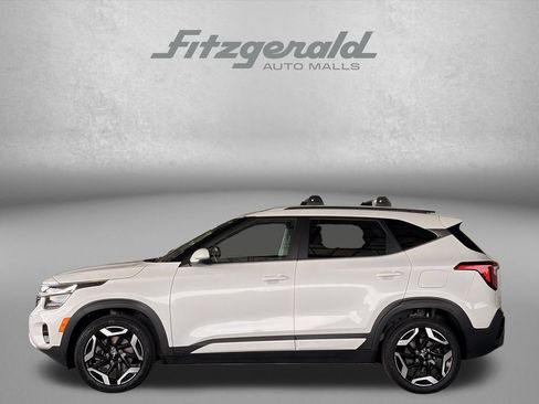 Used 2024 Kia Seltos SX w/ SX Sunroof Package AWD/4WD image 3