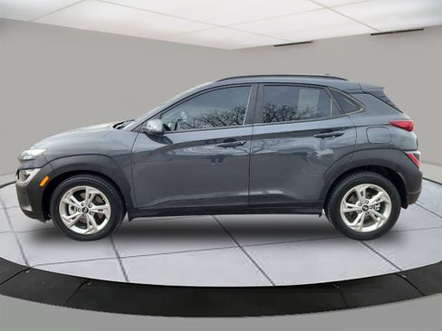 Used 2023 Hyundai Kona SEL w/ Convenience Package image 2