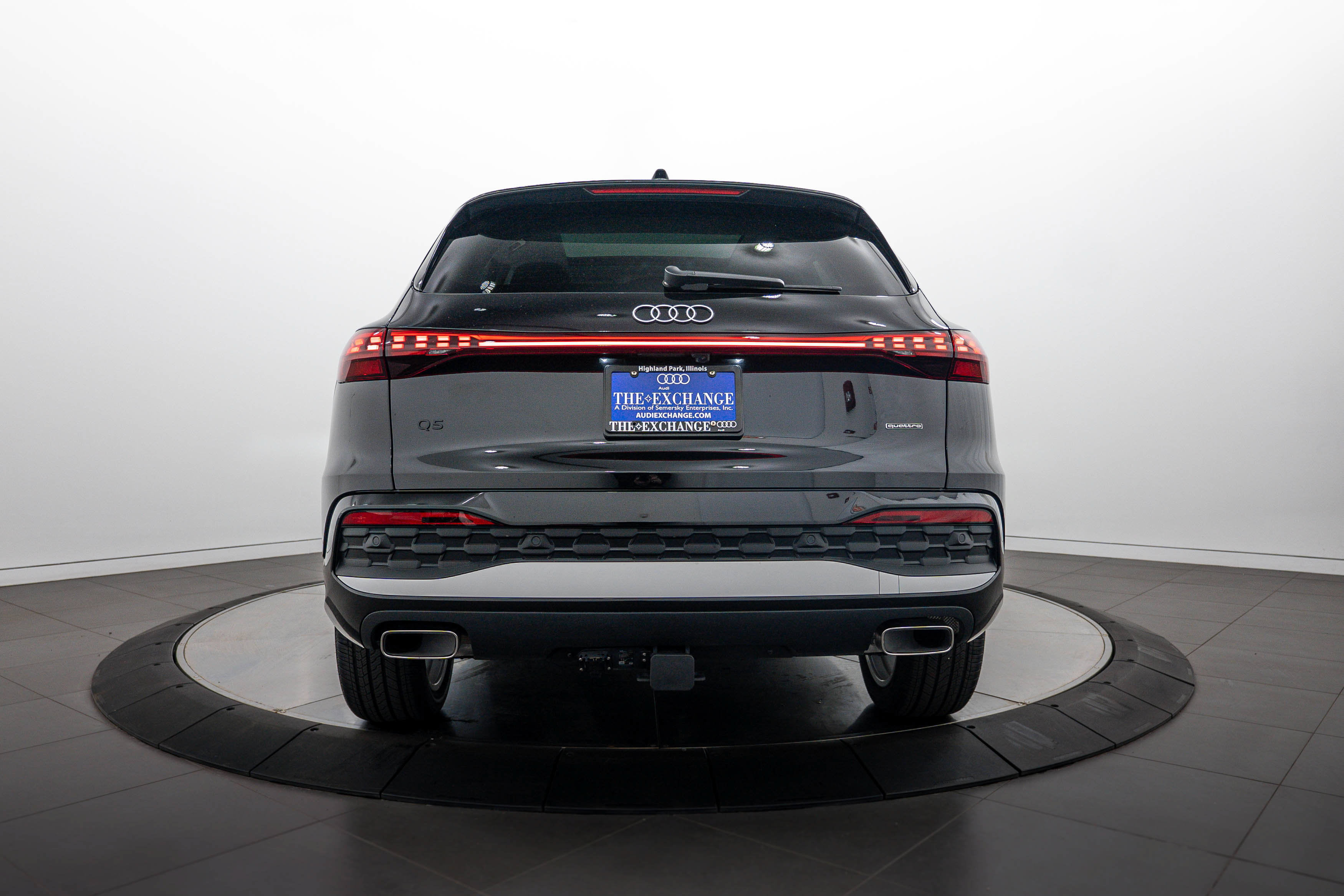 Used 2025 Audi Q5 Premium AWD/4WD image 23