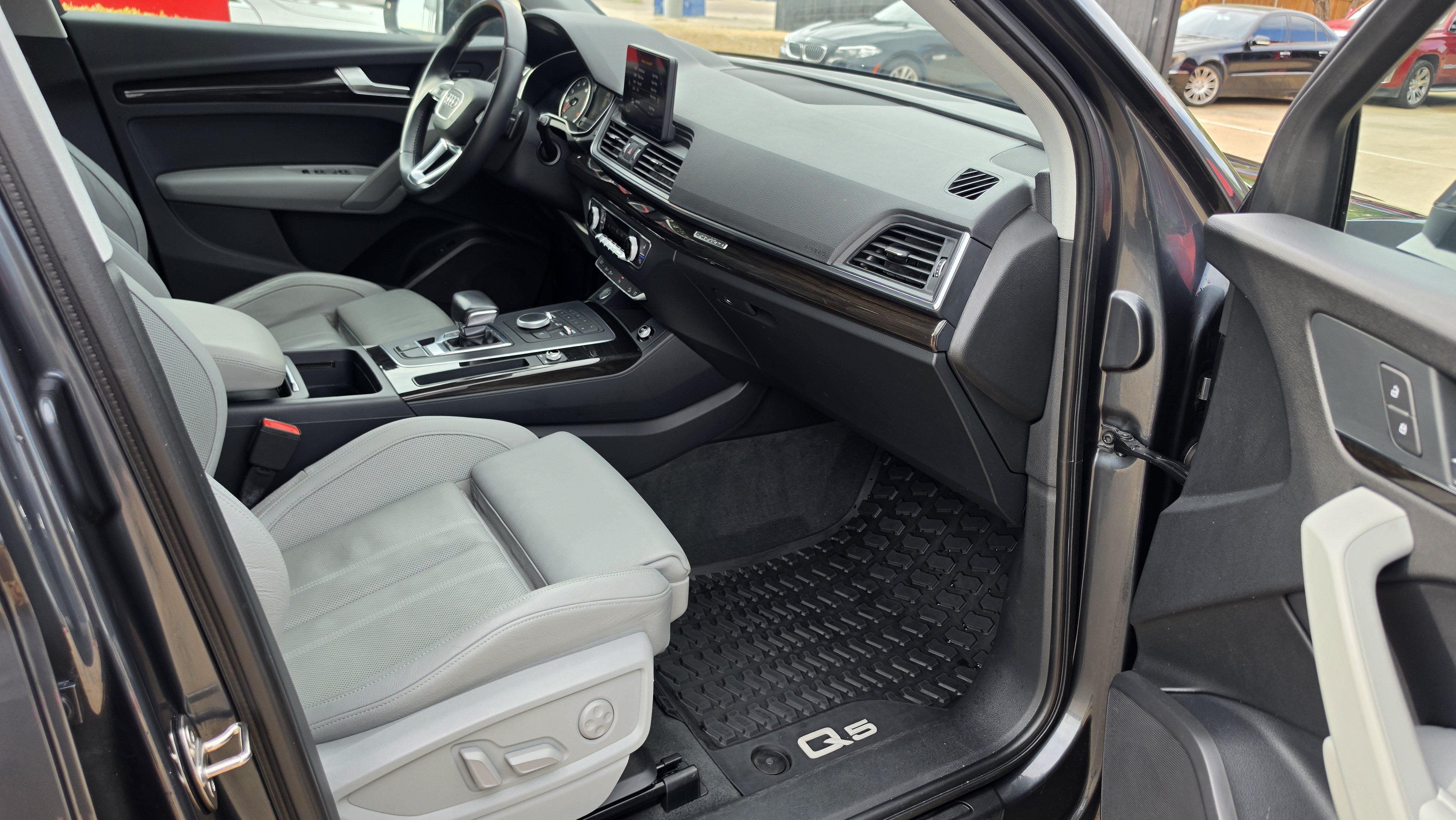 Used 2018 Audi Q5 2.0T Premium Plus AWD/4WD image 32