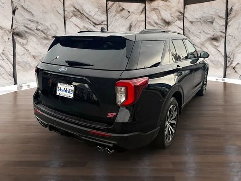 Used 2020 Ford Explorer ST image 3
