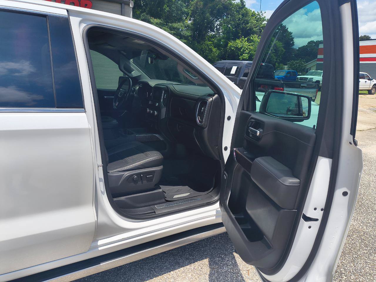 Used 2019 GMC Sierra 1500 Denali w/ Denali Ultimate Package AWD/4WD image 9