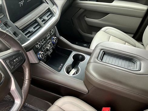 Used 2022 GMC Yukon SLT w/ SLT Luxury Package AWD/4WD image 20