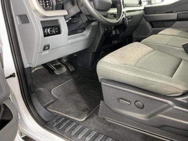 Used 2023 Ford F350 XLT w/ Camper Package AWD/4WD image 15