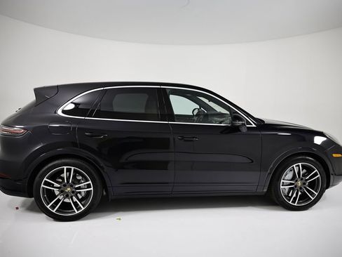 Certified 2022 Porsche Cayenne Turbo AWD/4WD image 8