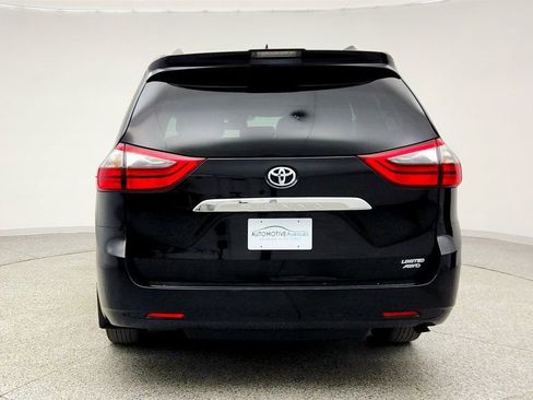Used 2020 Toyota Sienna Limited Premium image 6