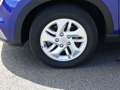 Certified 2023 Hyundai Venue SE FWD image 9