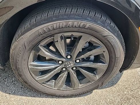 Used 2025 Buick Envista Sport Touring w/ Convenience I Package FWD image 5