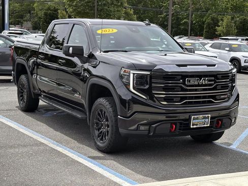 Used 2023 GMC Sierra 1500 AT4 w/ AT4 Premium Package AWD/4WD image 5