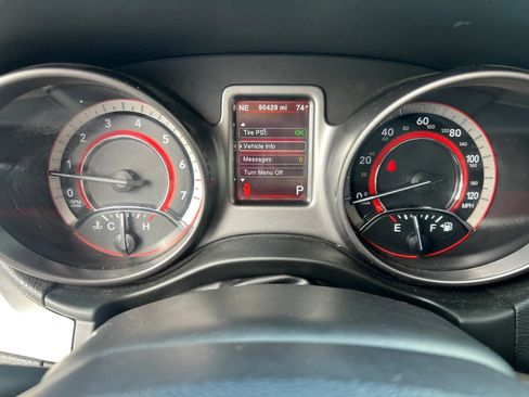 Used 2020 Dodge Journey Crossroad FWD image 16