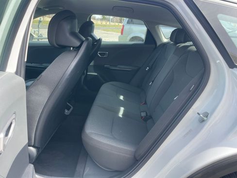 Used 2025 Kia K4 LXS image 24