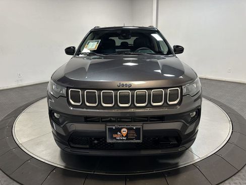 Used 2022 Jeep Compass Latitude image 4