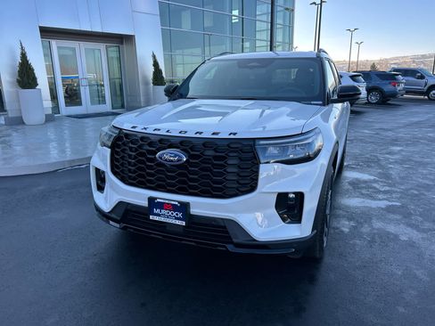 New 2026 Ford Explorer ST-Line w/ ST-Line Street Pack image 3