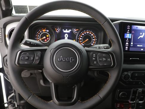 Used 2024 Jeep Wrangler Willys image 18