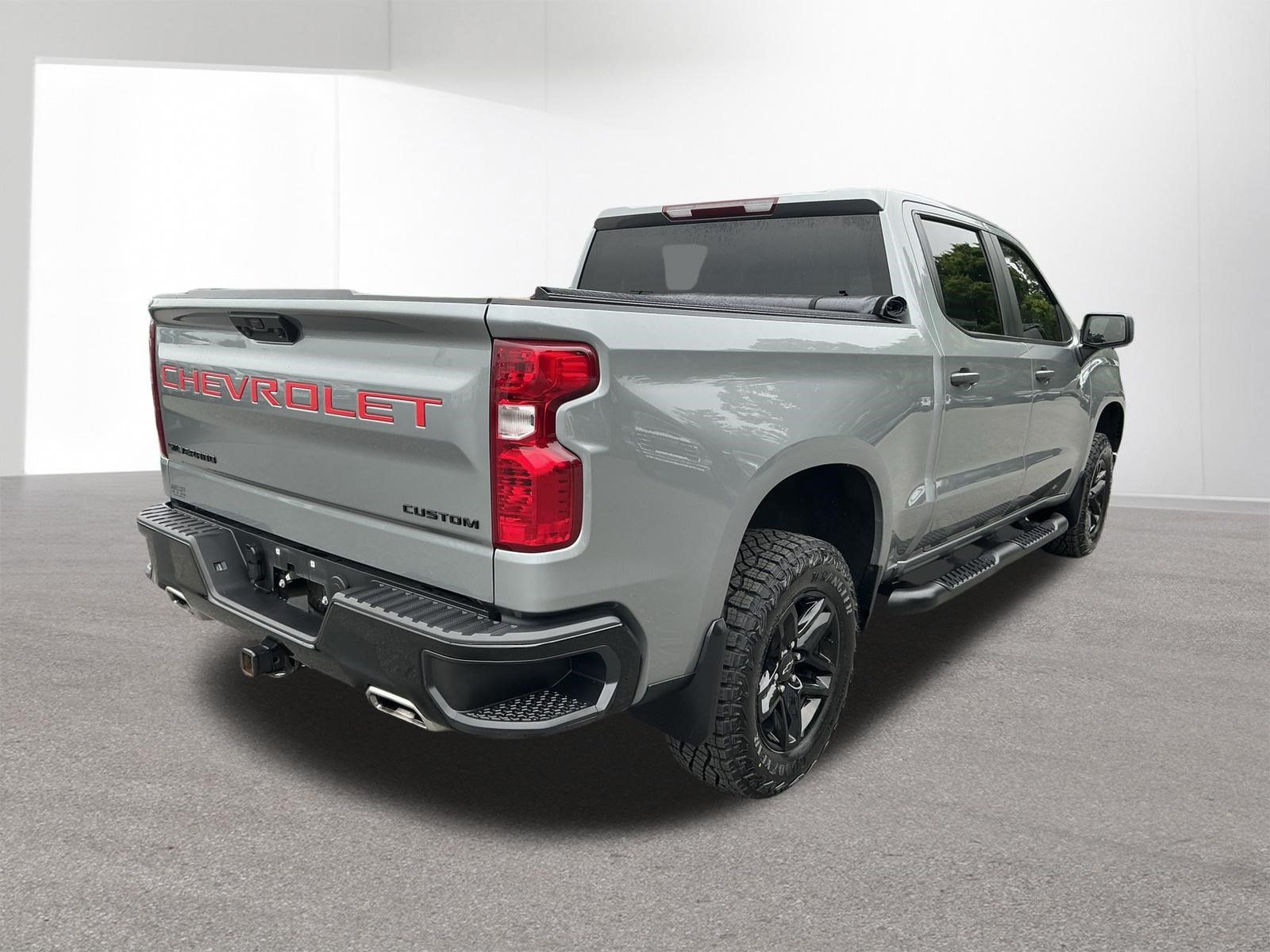 Used 2024 Chevrolet Silverado 1500 Custom Trail Boss w/ LPO, Dark Essentials Package AWD/4WD image 3