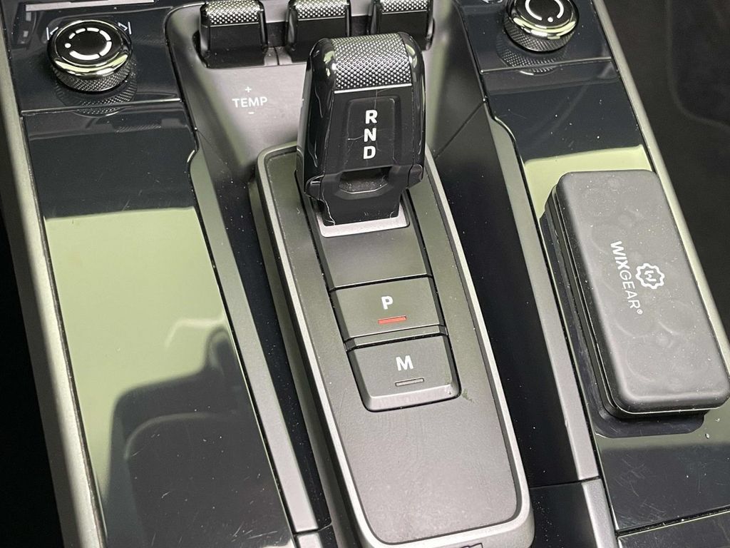 Used 2021 Porsche 911 Carrera 4 w/ Sport Package AWD/4WD image 32