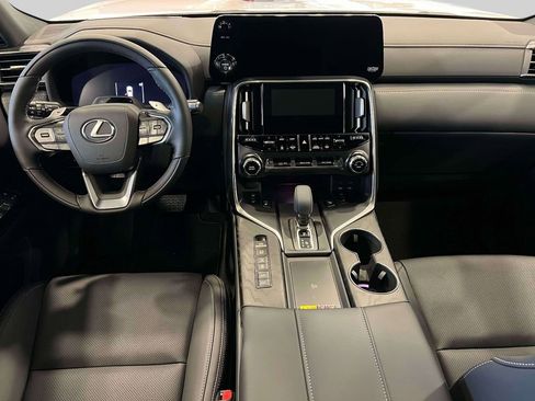 New 2026 Lexus LX 700h Luxury image 11