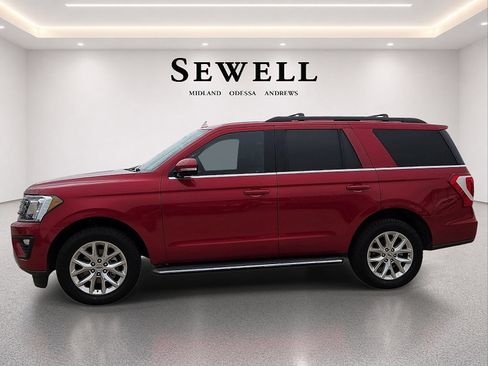 Used 2021 Ford Expedition XLT AWD/4WD image 2