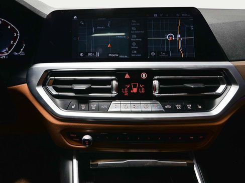 Used 2019 BMW 330i Sedan w/ Premium Package image 17