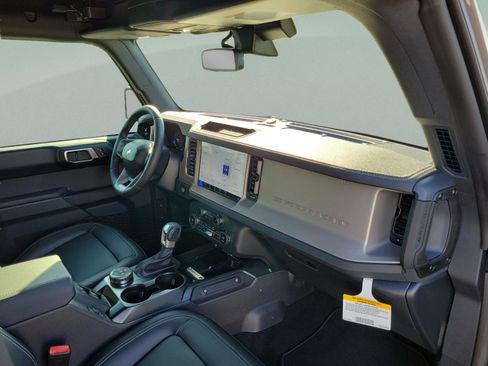 New 2025 Ford Bronco Outer Banks w/ Black Appearance Package image 25