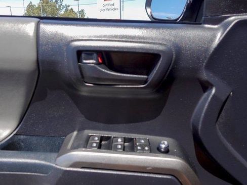 Used 2018 Toyota Tacoma SR5 RWD image 12