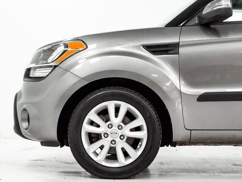 Used 2013 Kia Soul + FWD image 21